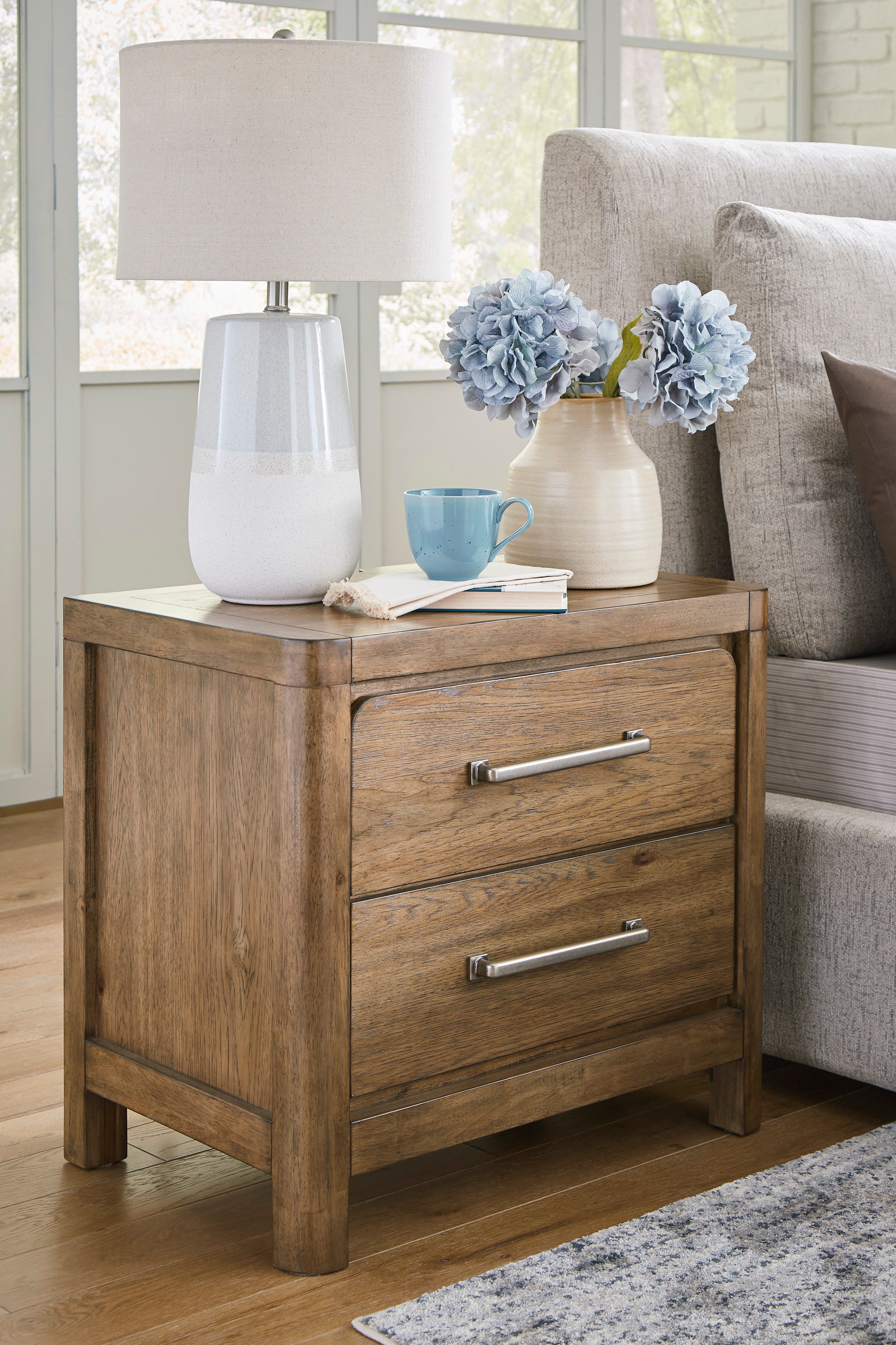 Cabalynn Bedside Table
