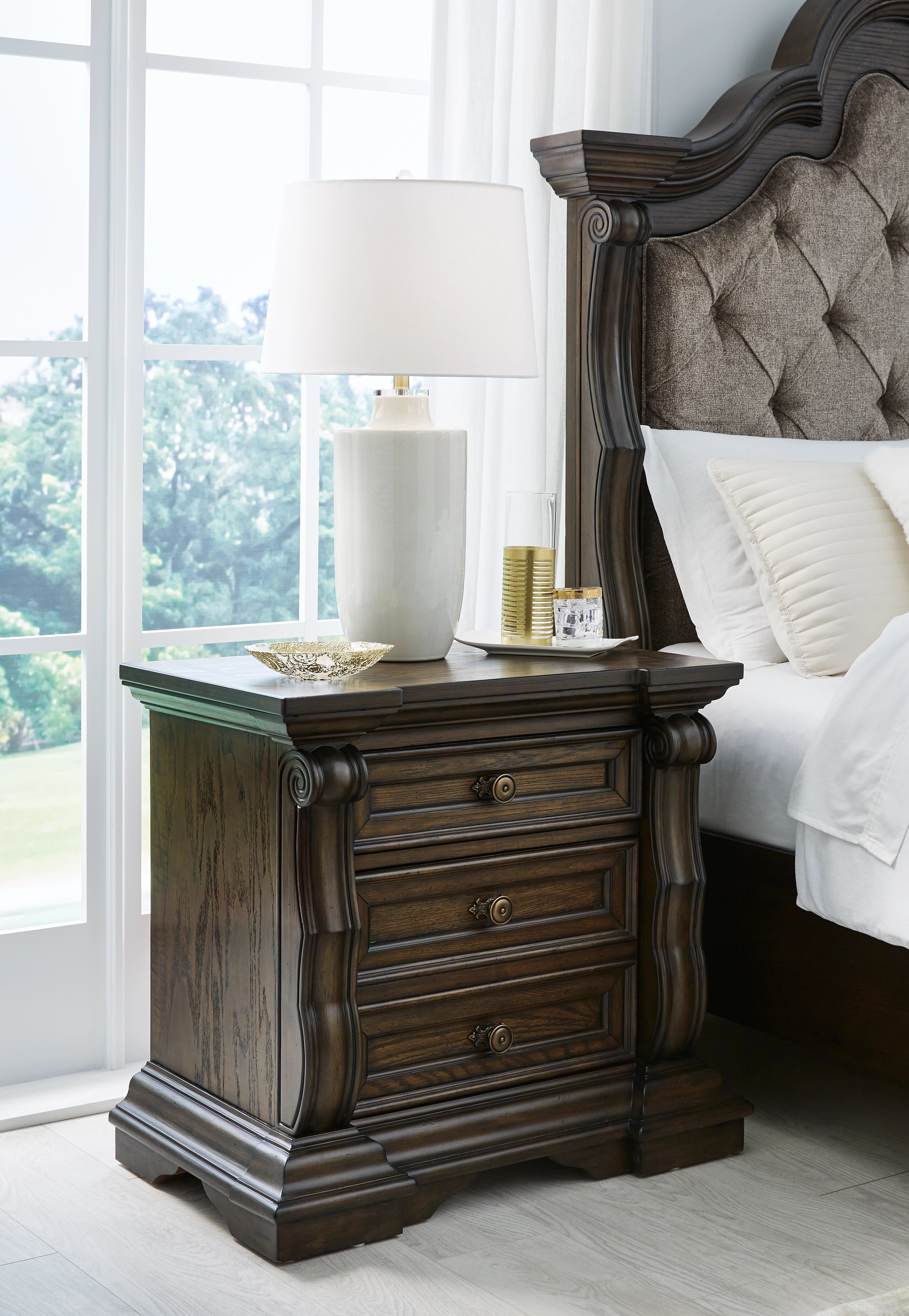 Maylee Bedside Table