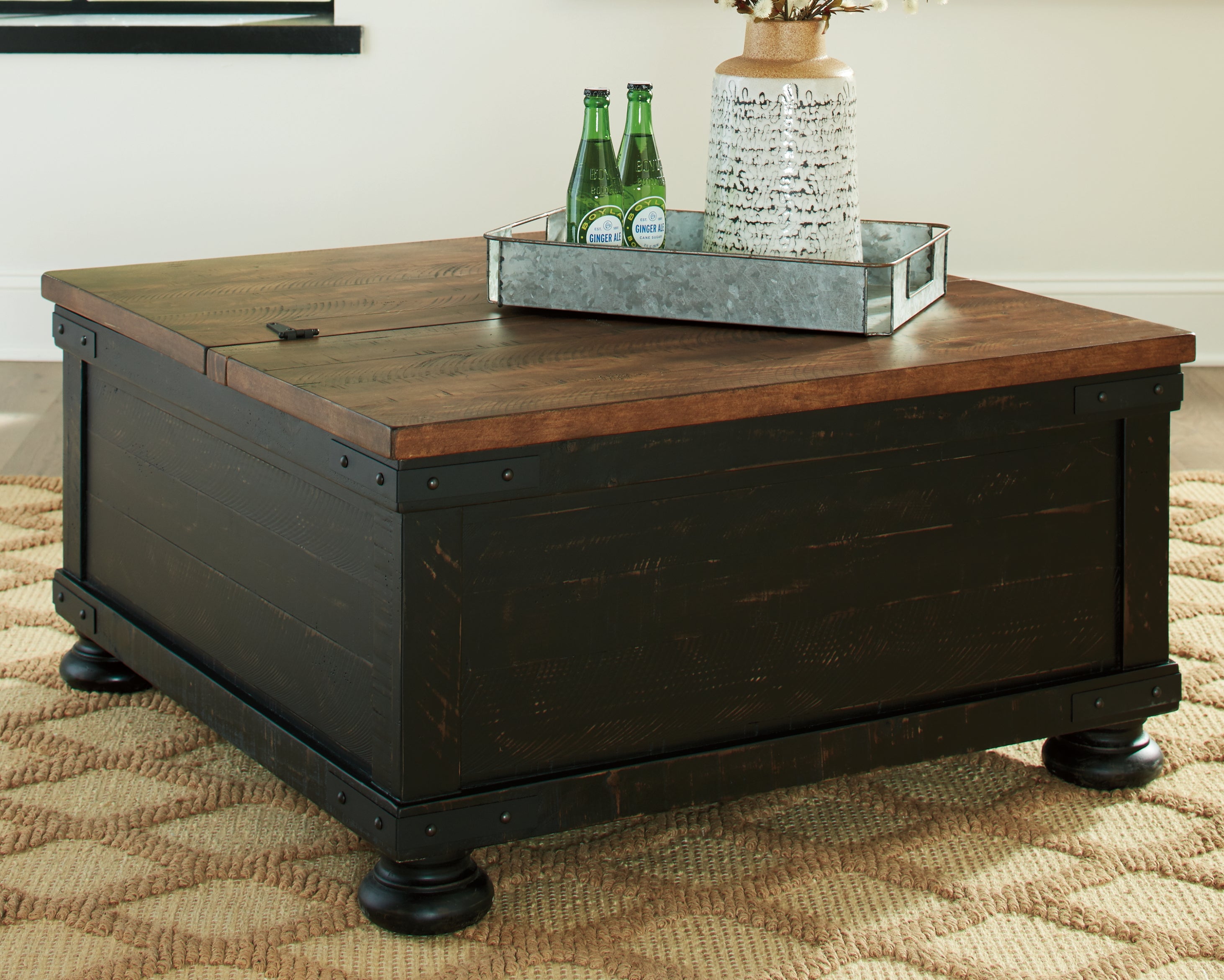 Valebeck Lift-Top Coffee Table – Black/Brown