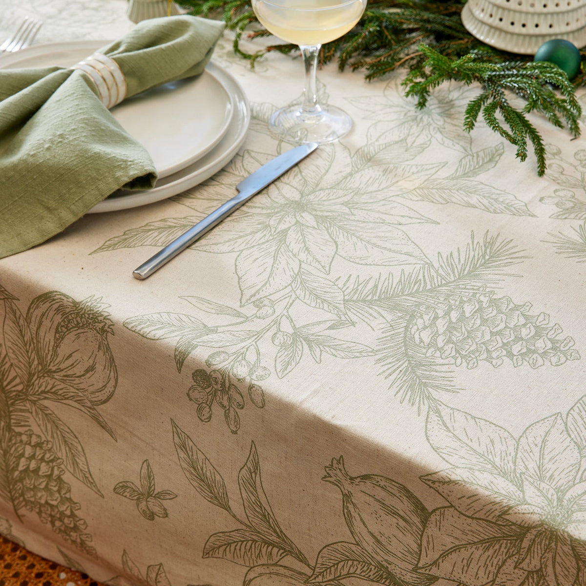 Poinsettia Olive/Flax Tablecloth