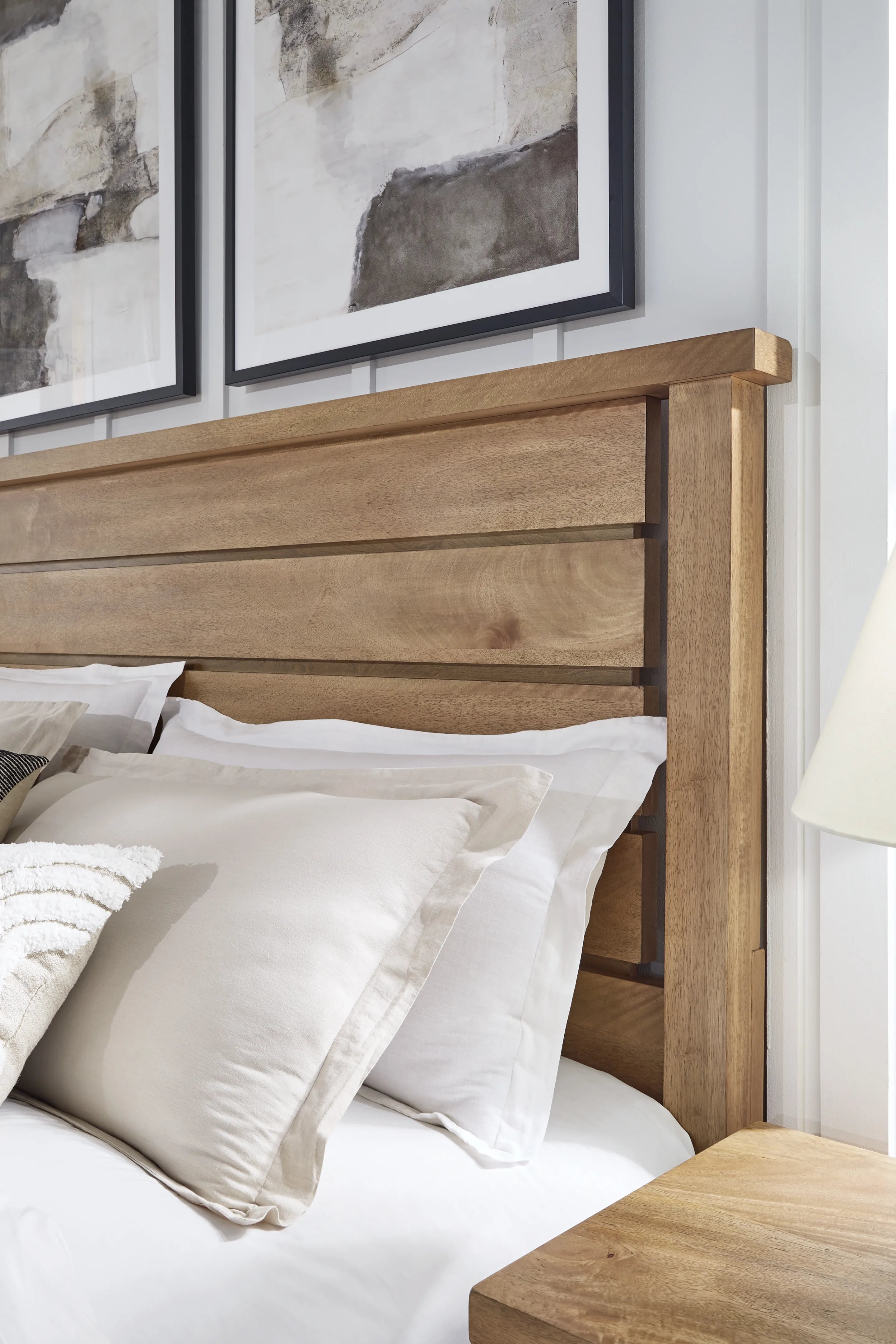 Kristiland Queen Panel Bed in Light Brown Timber Finish