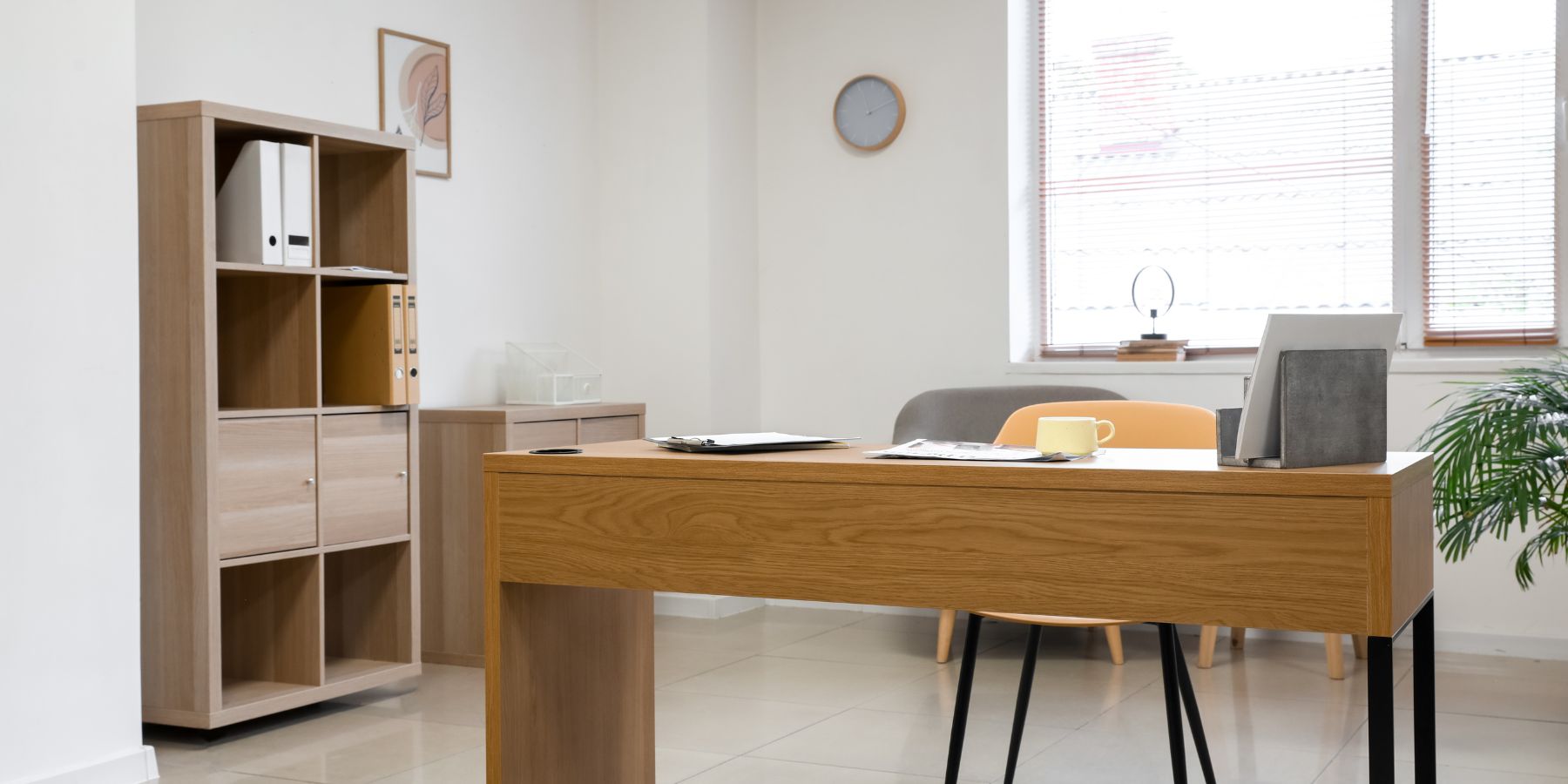 How the Right Desk Can Boost Your Productivity