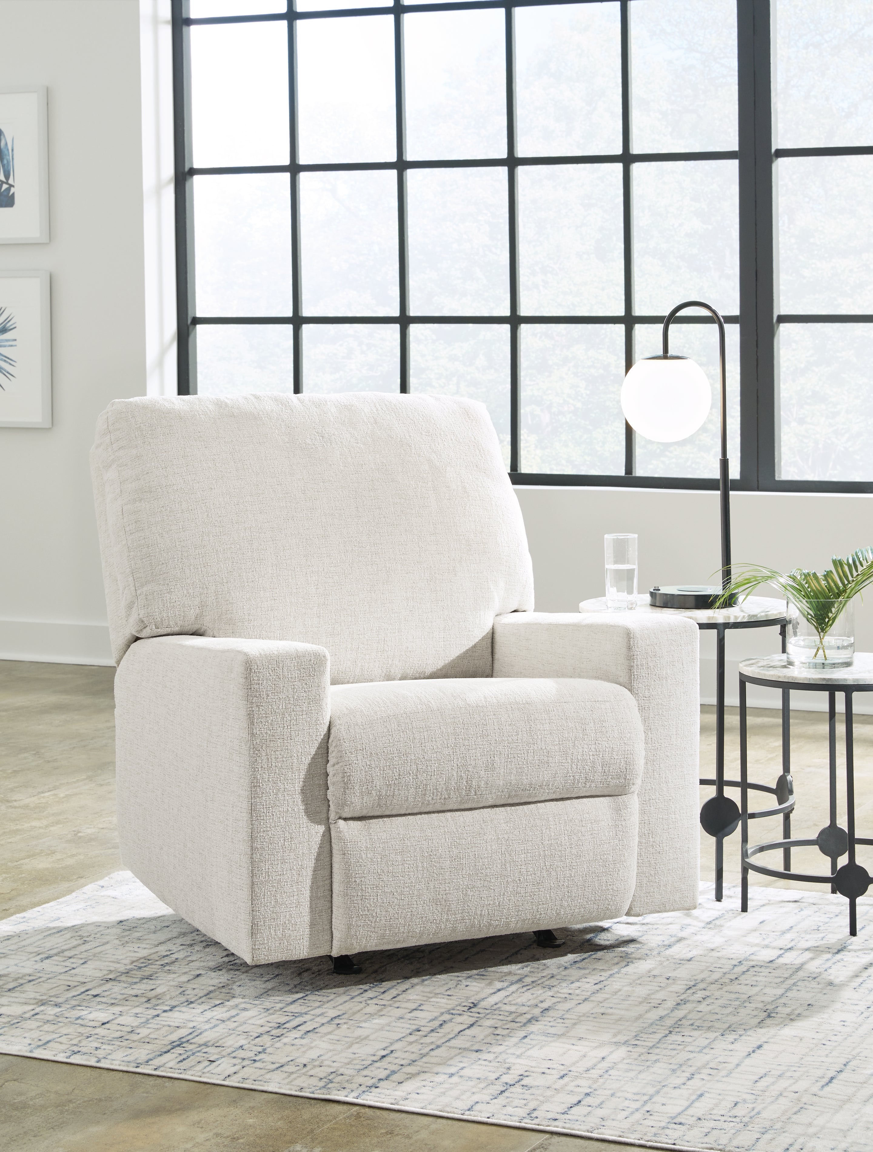 Rannis Rocking Recliner in Snow