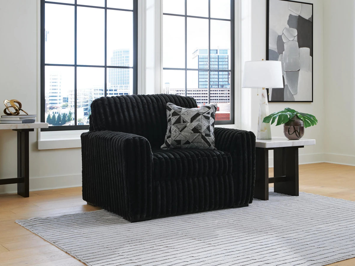 Midnight-Madness Oversized Chair – Onyx