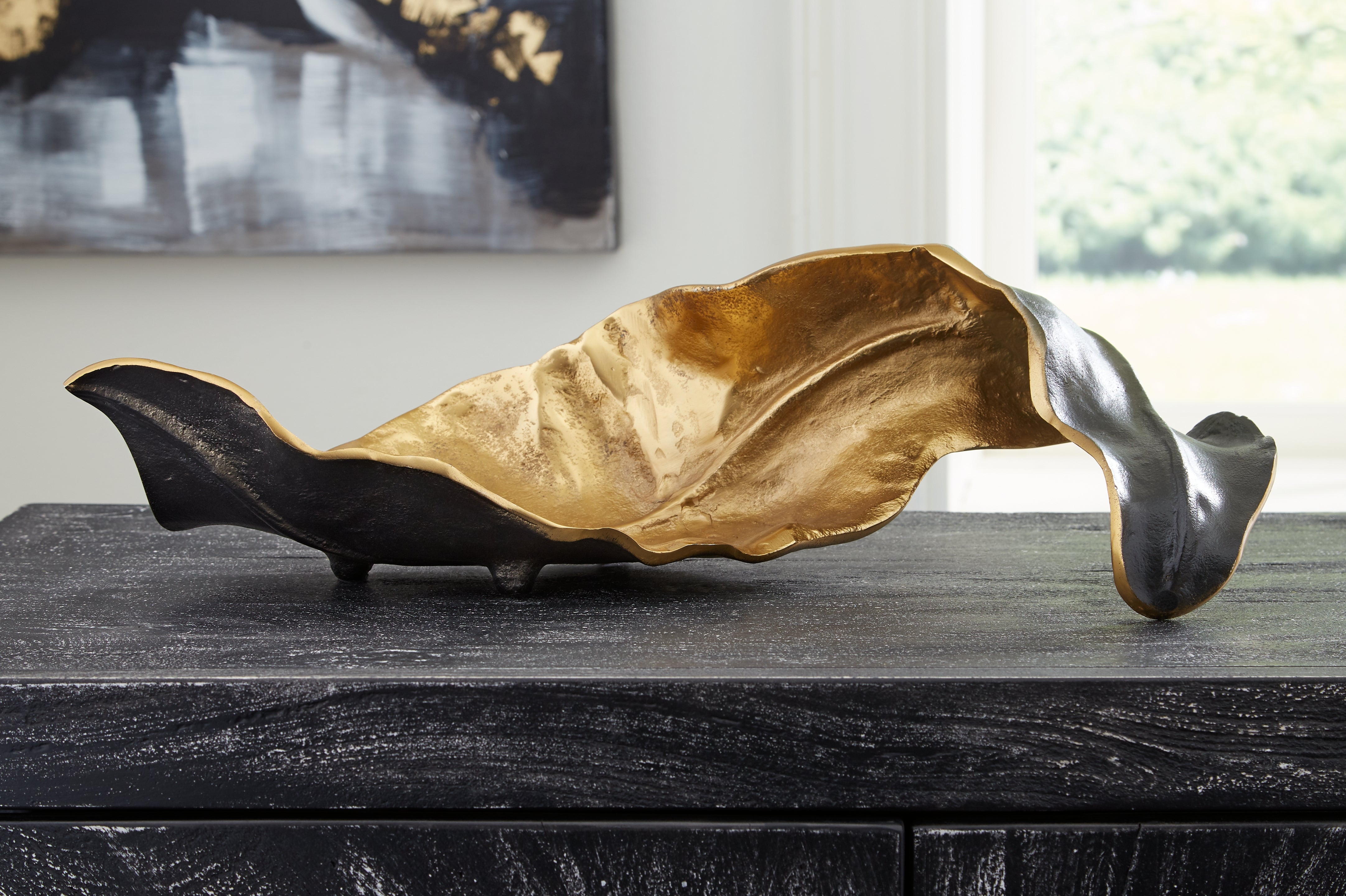 Melinda Sculpture Black / Gold Finish