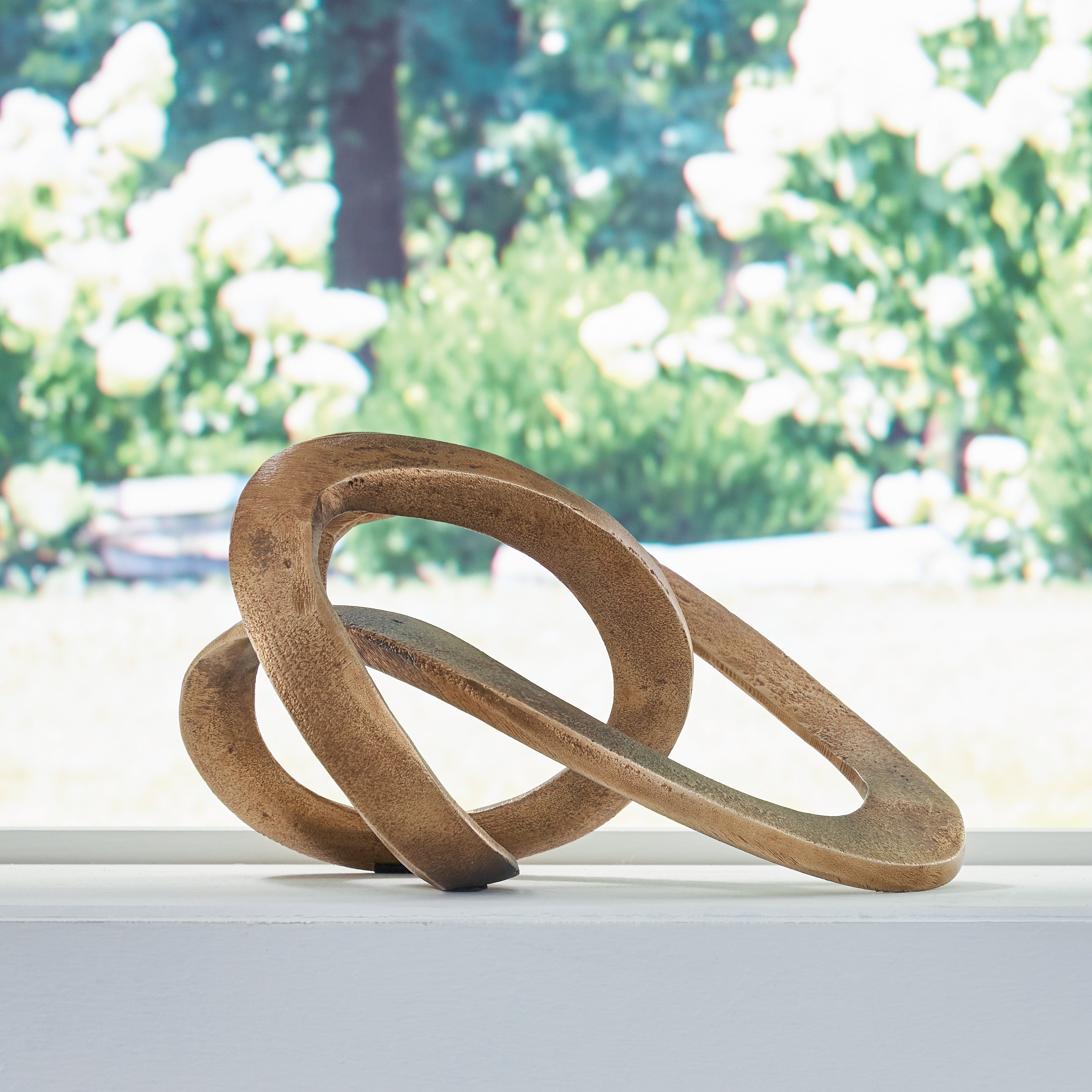 Dunnruck Abstract Oval Sculpture – Antique Brass