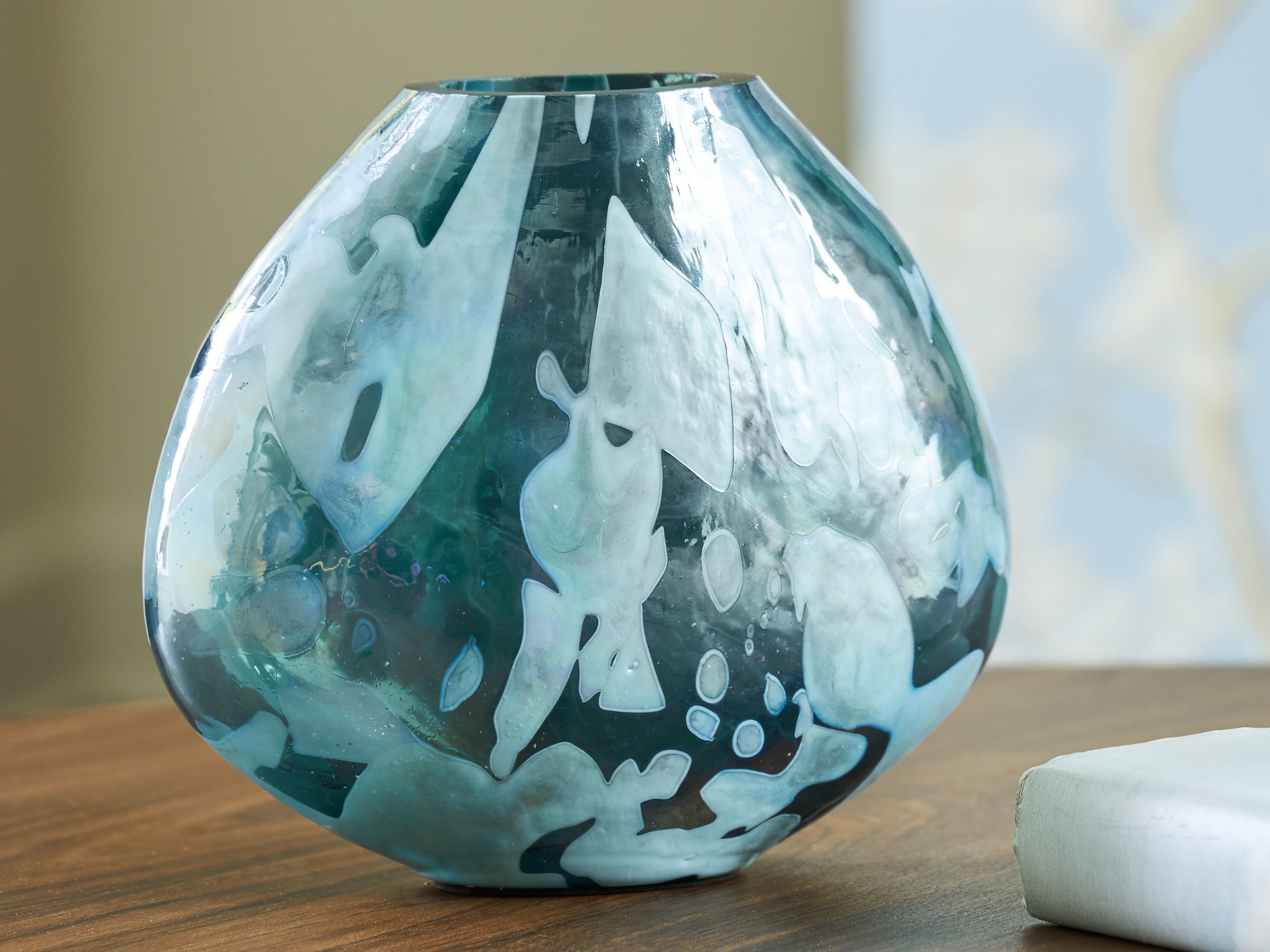 Cartshaw Iridescent Teal Glass Vase – Medium