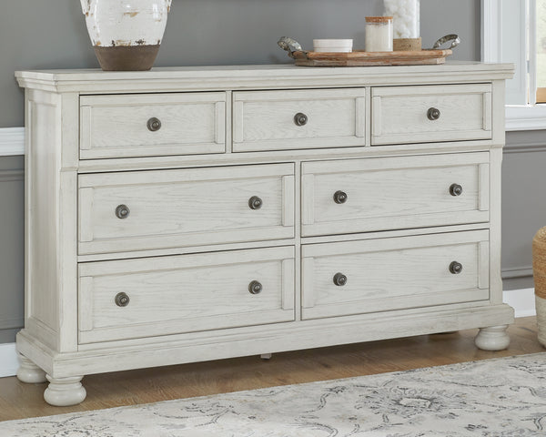 Robbinsdale 7-Drawer Dresser in Antique White