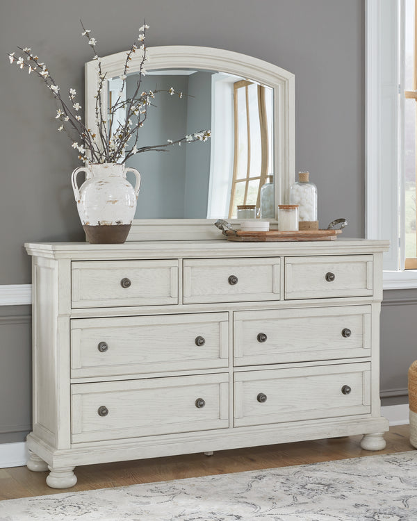 Robbinsdale Dresser and Mirror Set in Antique White