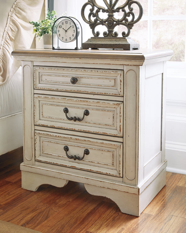 Realyn 3-Drawer Bedside Table – Two-Tone Cottage Style