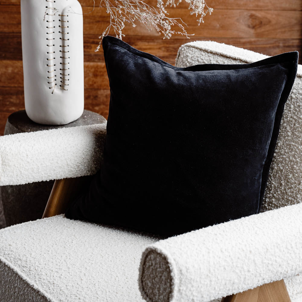 Evelyn Velvet Cushion – Black