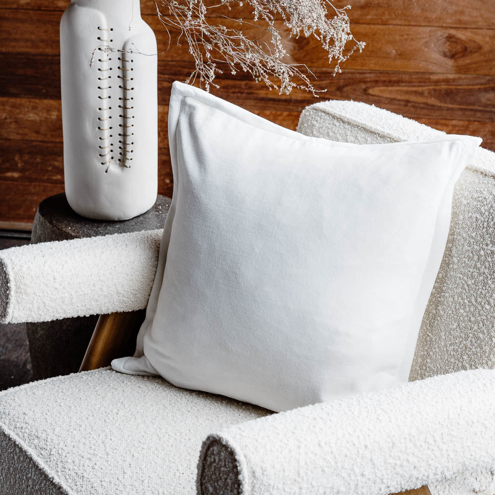 Evelyn Velvet Cushion – Off White