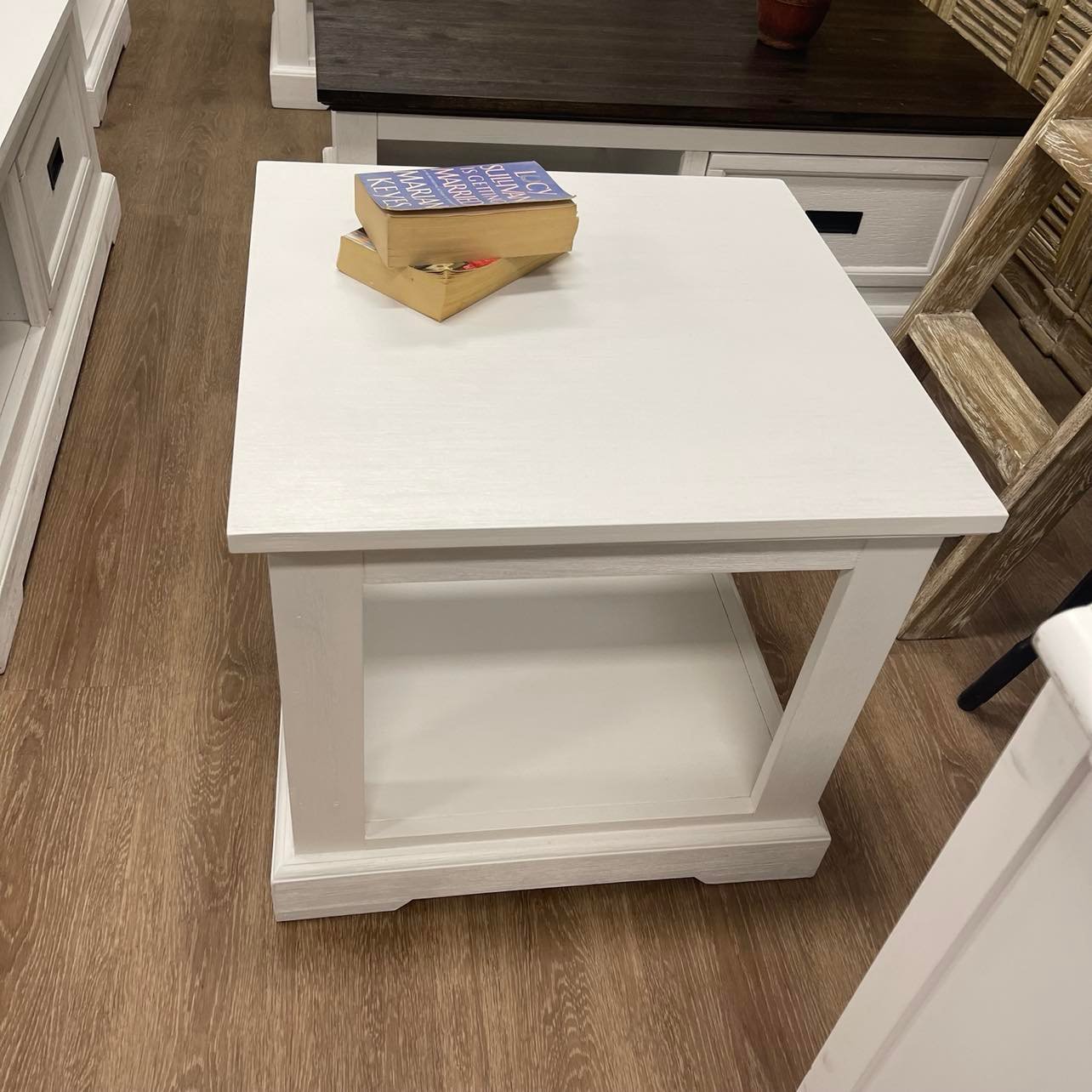 Hampton Coastal Lamp Table - White