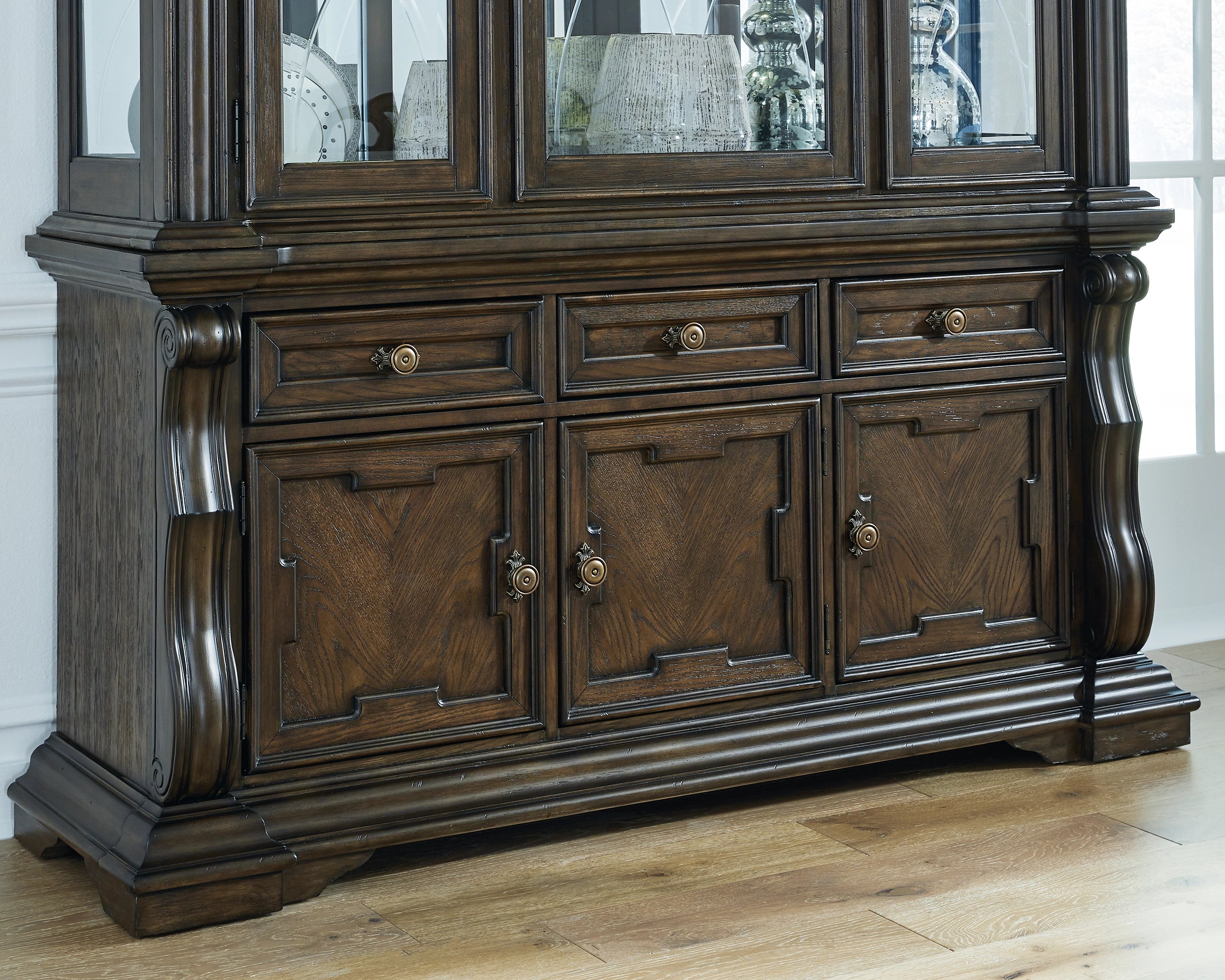 Maylee Buffet Table