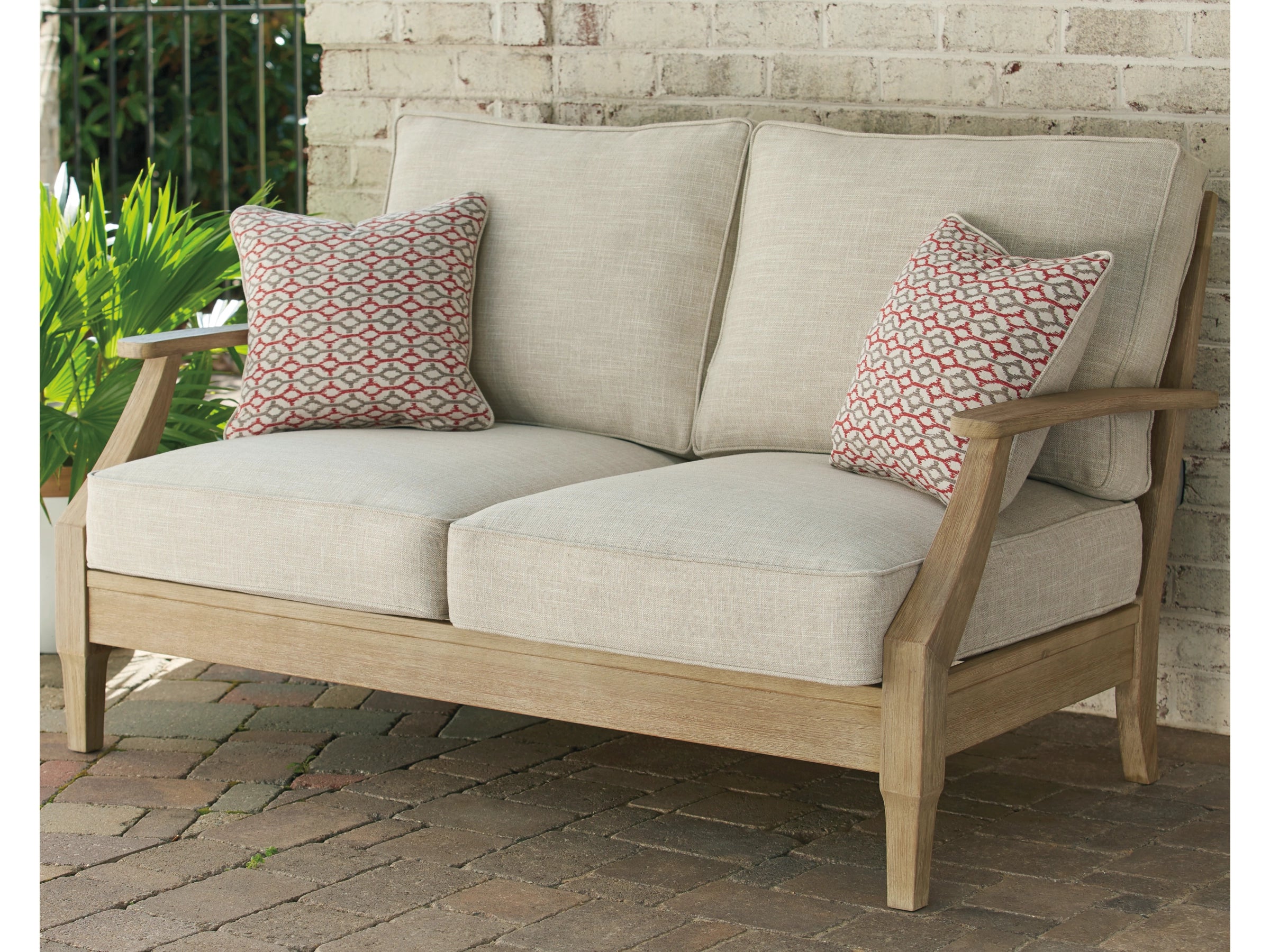Clare View Outdoor Loveseat