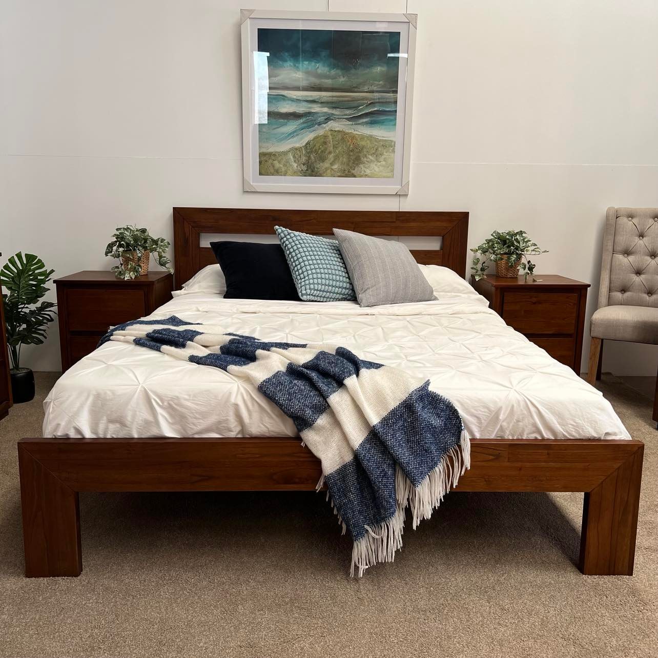 Post & Rail Bed - Dark Oak