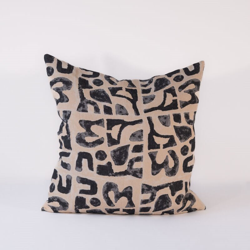 PeeKay Cushion – Midnight, Black & Shell